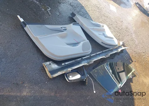 2013 Toyota Corolla Le z USA, uszkodzony, nr VIN 2T1BU4EE9DC980641